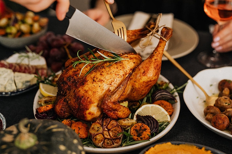 cutting christmas turkey with a good knife