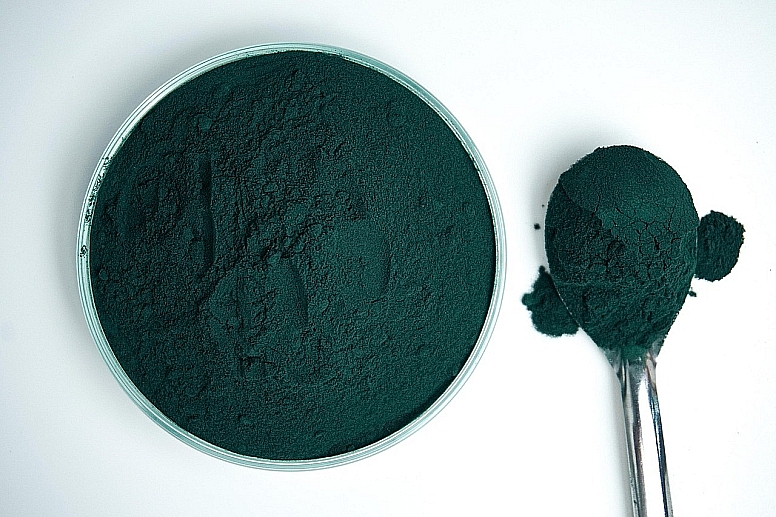 spirulina colour