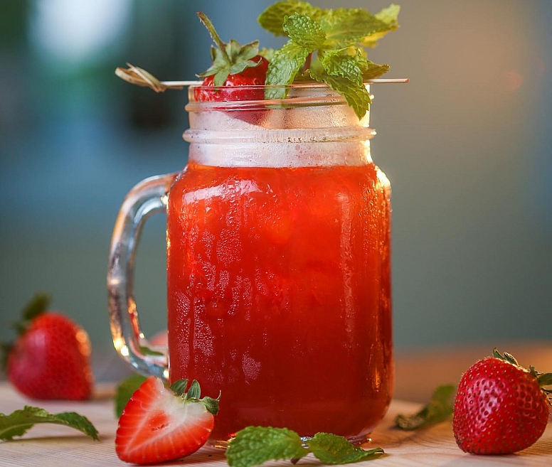 strawberry sharbat